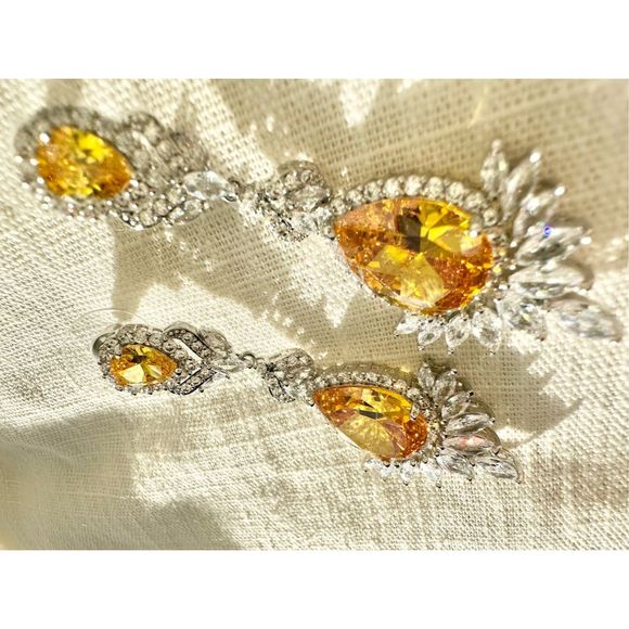 Super sparkly Cubic zirconia double pear cut earrings - Picture 2 of 5